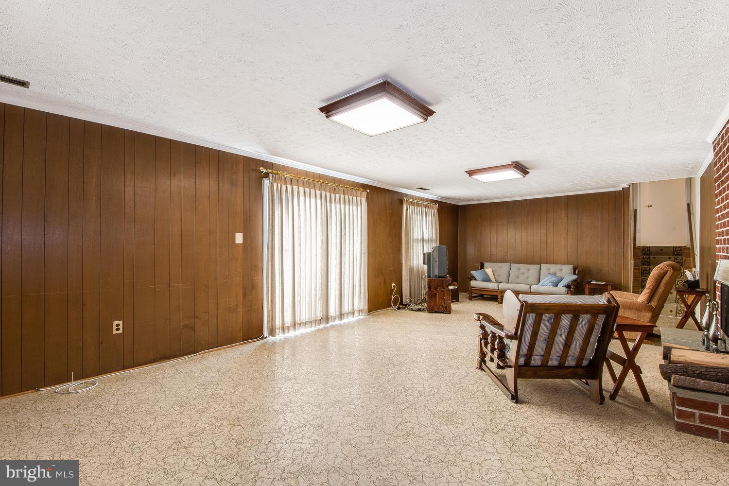 19116 Olney Mill Road Olney, MD 20832 - Photo 21 of 27 Family Room