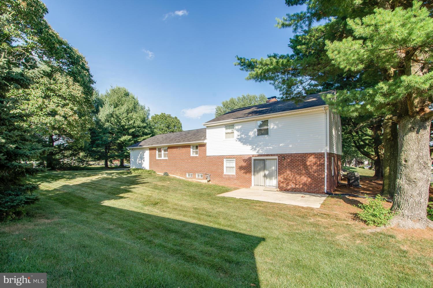 19116 Olney Mill Road Olney, MD 20832 - Photo 26 of 27 Exterior (Rear)