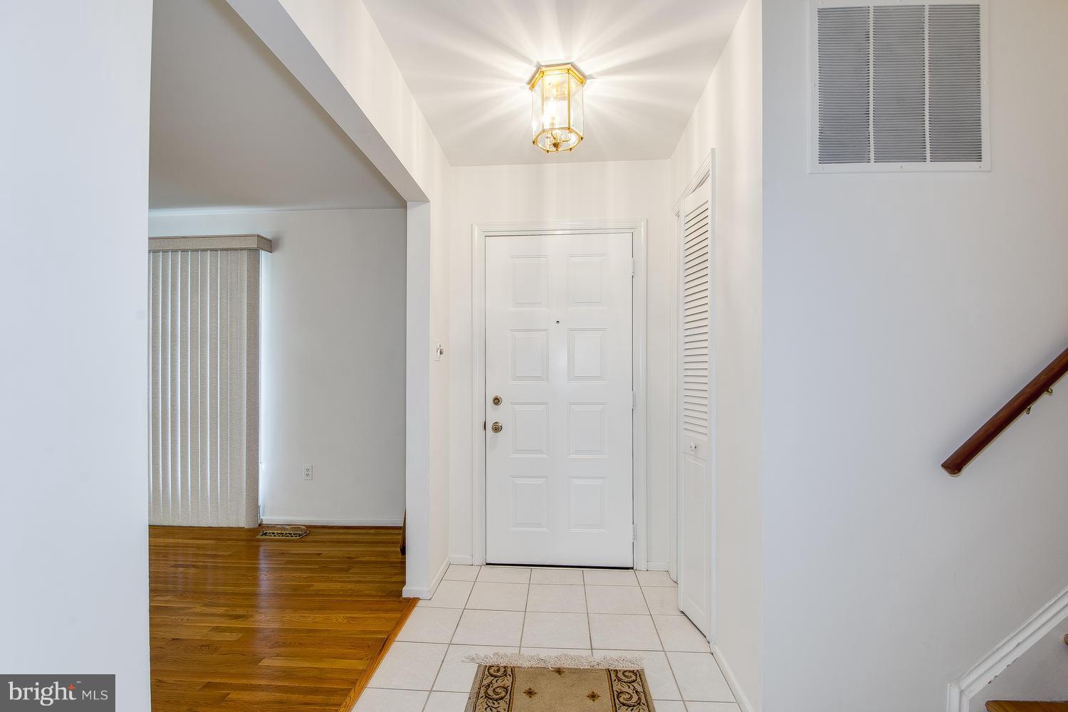 19116 Olney Mill Road Olney, MD 20832 - Photo 5 of 27 Interior (General)