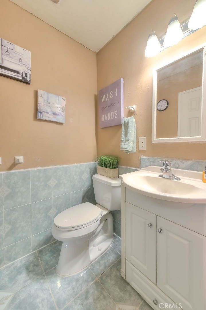 8723 Larkin Court Riverside, CA 92503 - Photo 27 of 35 Bath #2