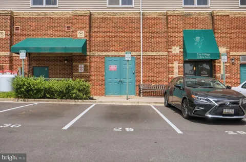 $415,000 | 404 King Farm Boulevard, Unit 40406, Rockville, MD 20850