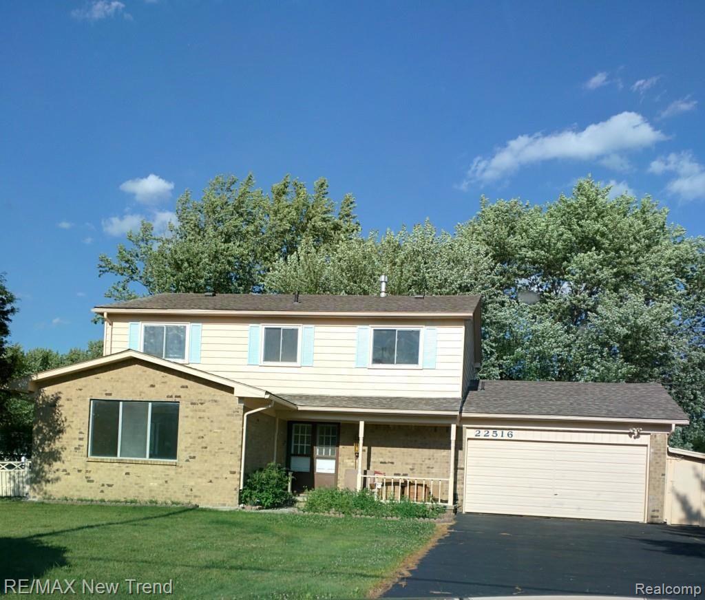 22516 Meadowbeook Front.jpg2