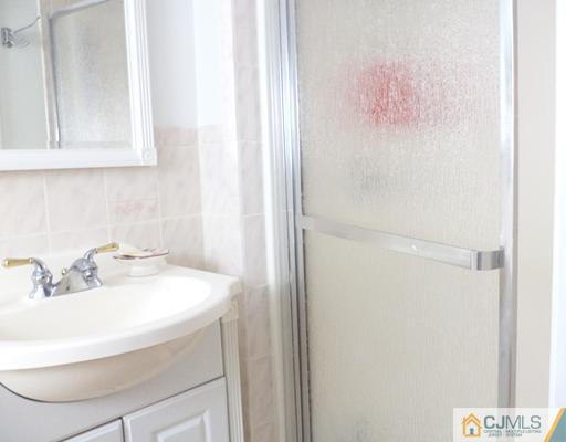 17 Burnham Road East Brunswick, NJ 08816 - Photo 16 of 25 Gallery Image 16