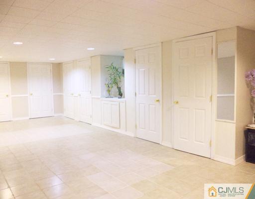 17 Burnham Road East Brunswick, NJ 08816 - Photo 19 of 25 Gallery Image 19