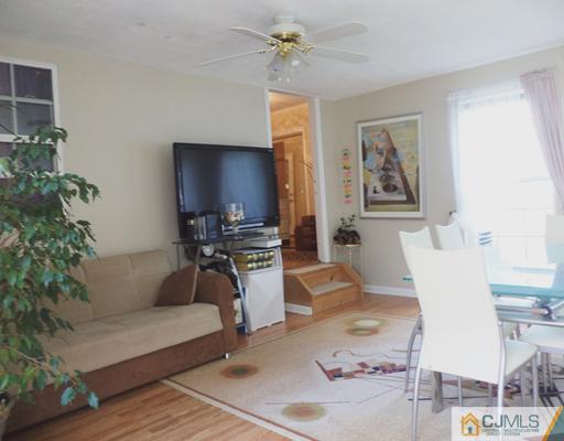 17 Burnham Road East Brunswick, NJ 08816 - Photo 4 of 25 Gallery Image 4