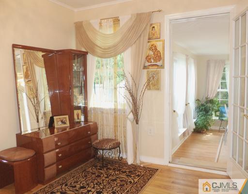 17 Burnham Road East Brunswick, NJ 08816 - Photo 5 of 25 Gallery Image 5