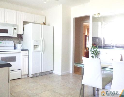17 Burnham Road East Brunswick, NJ 08816 - Photo 6 of 25 Gallery Image 6