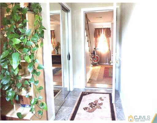 17 Burnham Road East Brunswick, NJ 08816 - Photo 10 of 25 Gallery Image 10