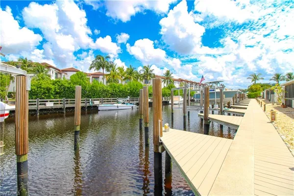 $2,595 | 1435 Curlew Avenue, Unit 4, Naples, FL 34102