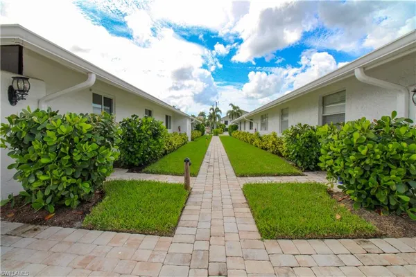 $2,595 | 1435 Curlew Avenue, Unit 4, Naples, FL 34102