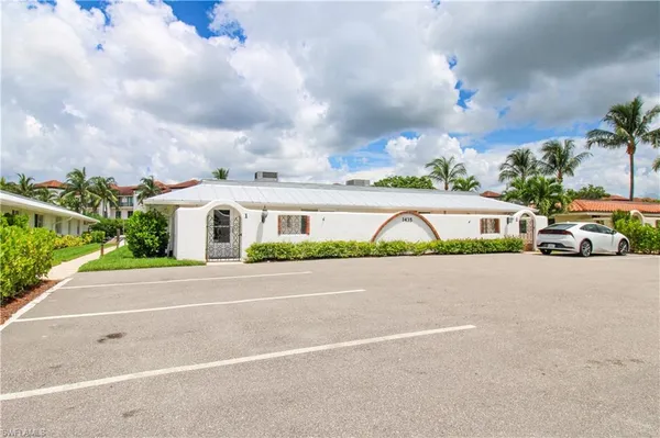 $2,595 | 1435 Curlew Avenue, Unit 4, Naples, FL 34102