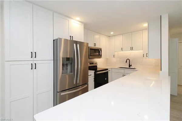 $2,595 | 1435 Curlew Avenue, Unit 4, Naples, FL 34102