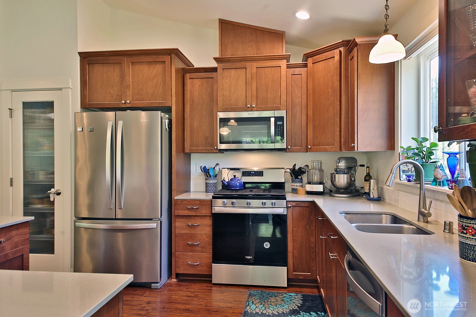 6545 Cultus Bay Road Clinton, WA 98236 - Photo 13 of 40