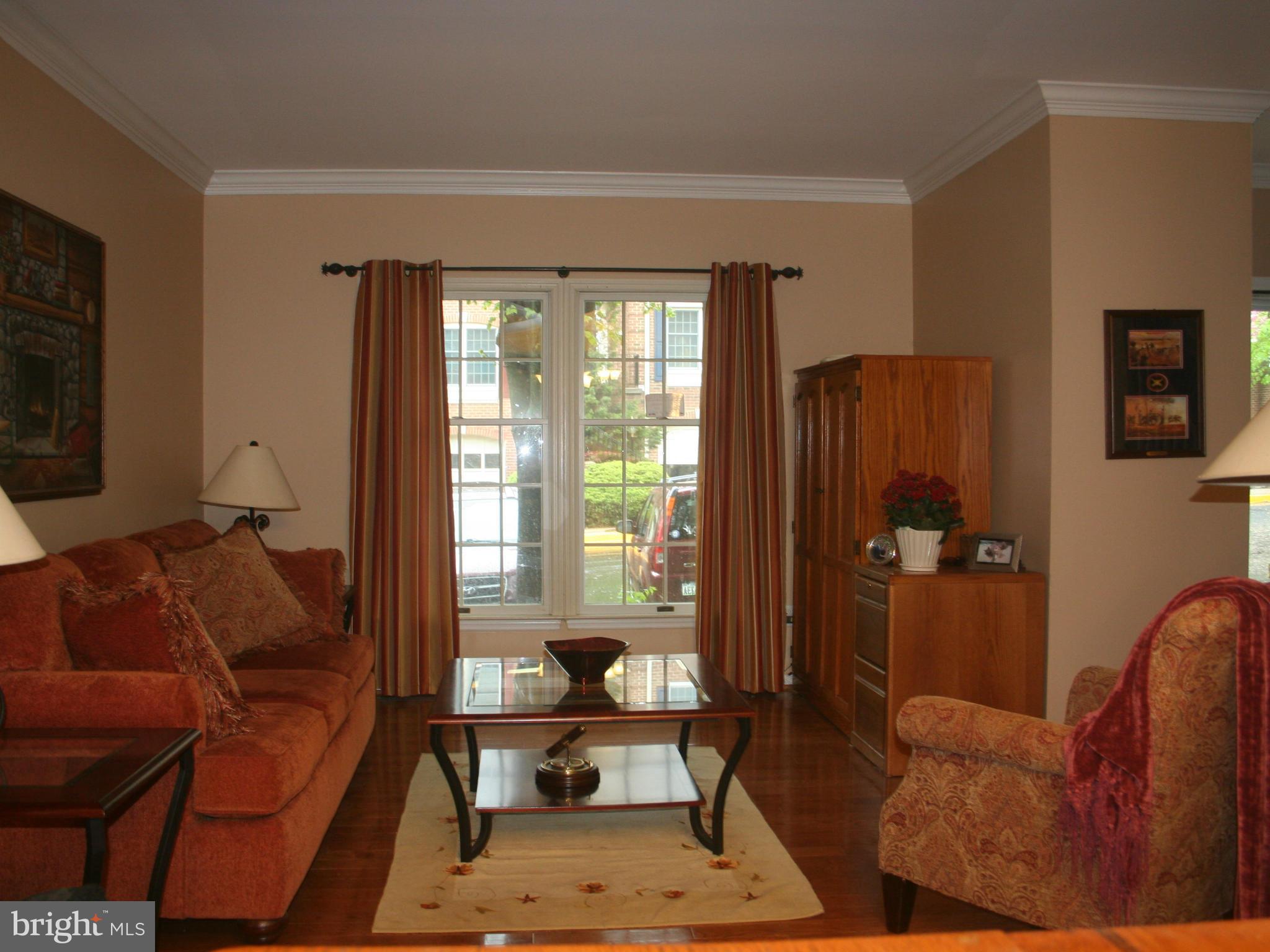 6493 Milva Lane Springfield, VA 22150 - Photo 3 of 30 Living Room
