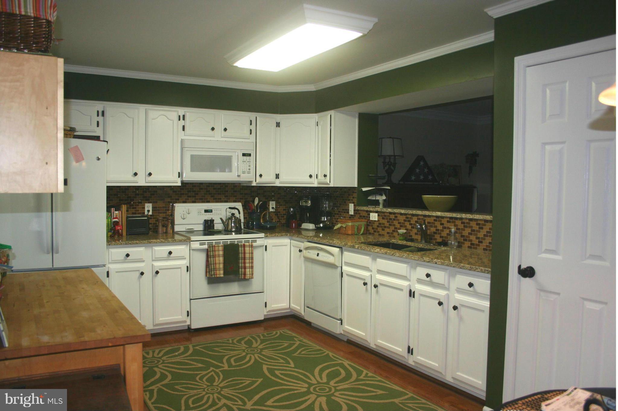6493 Milva Lane Springfield, VA 22150 - Photo 5 of 30 Kitchen