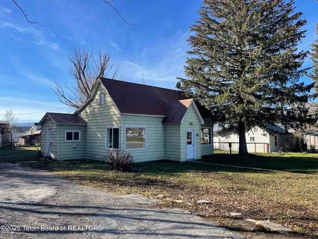 $349,900 | 174 East 4th Avenue, Afton, WY 83110