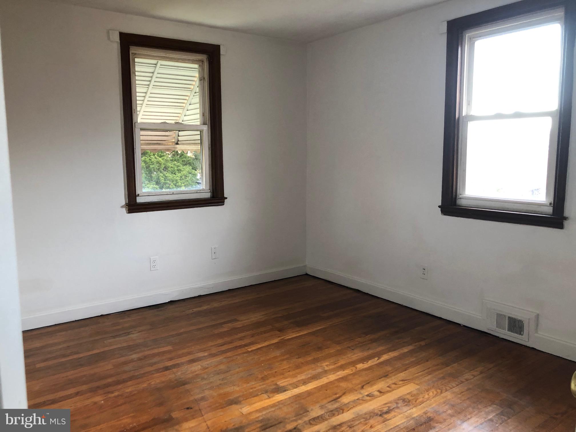 751 Charing Cross Road Baltimore, MD 21229 - Photo 7 of 8