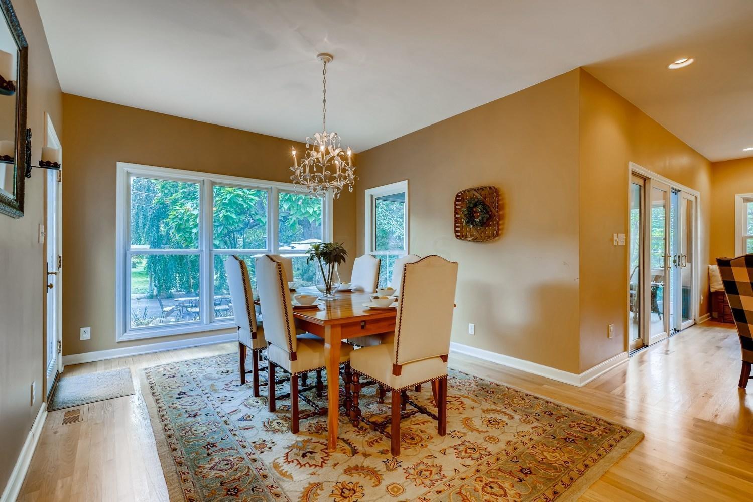 137 West Weisheimer Road Columbus, OH 43214 - Photo 4 of 31