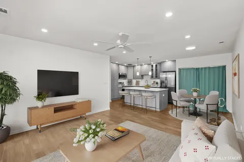 $275,000 | 4125 North Keystone Avenue, Unit 202, Chicago, IL 60641