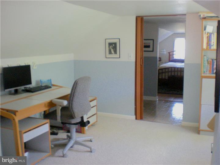 310 Warren Road Hatboro, PA 19040 - Photo 13 of 18 Office / Study
