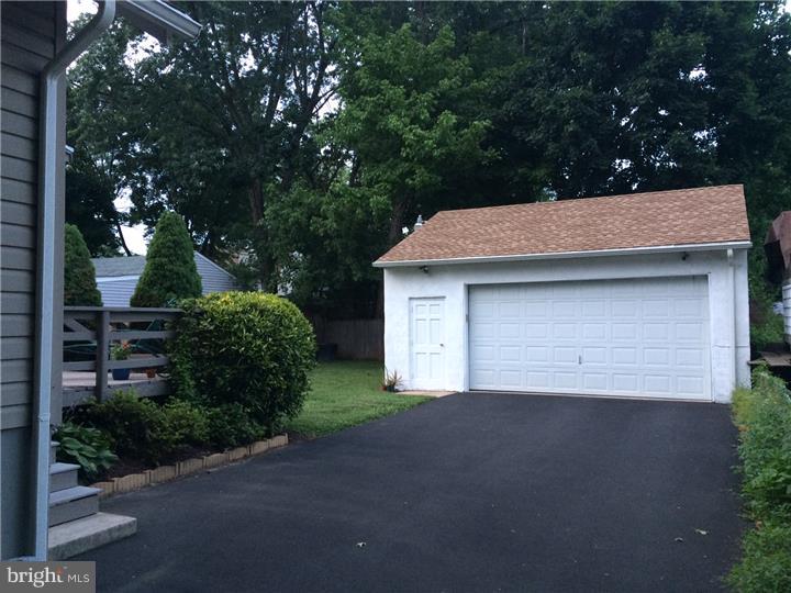 310 Warren Road Hatboro, PA 19040 - Photo 16 of 18 Garage