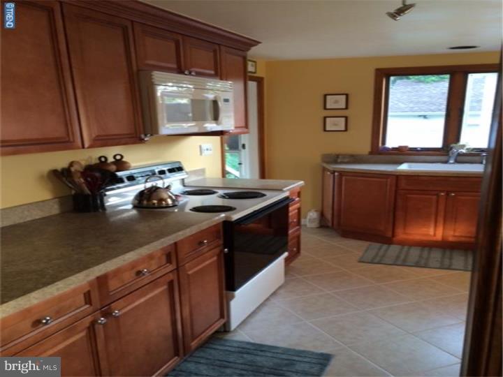 310 Warren Road Hatboro, PA 19040 - Photo 7 of 18 Kitchen