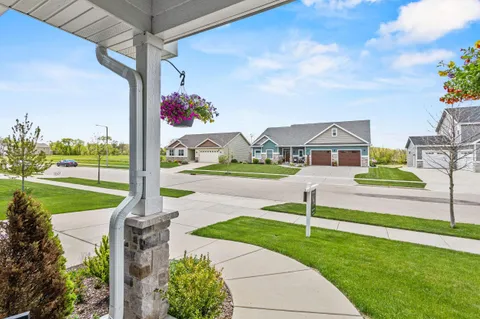 $700,000 | 1317 Black Stallion Drive, Madison, WI 53718
