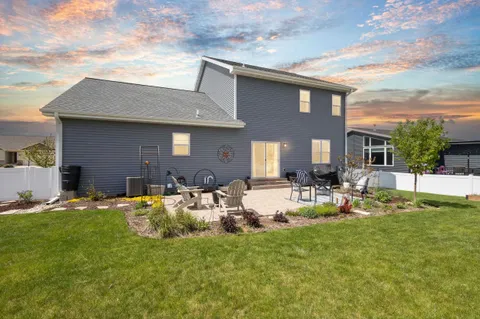$700,000 | 1317 Black Stallion Drive, Madison, WI 53718