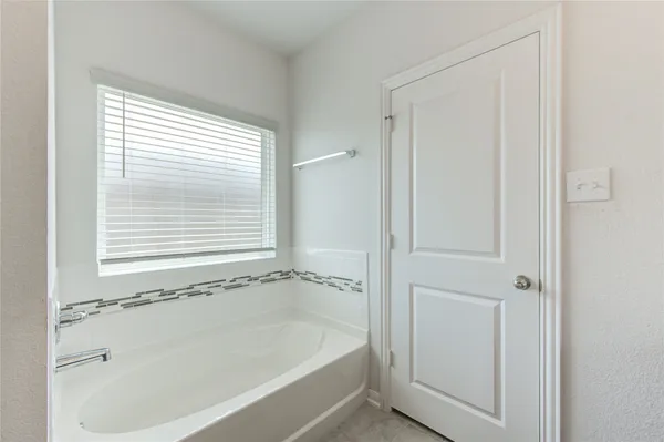 $2,400 | 20951 New Proper Drive, New Caney, TX 77357