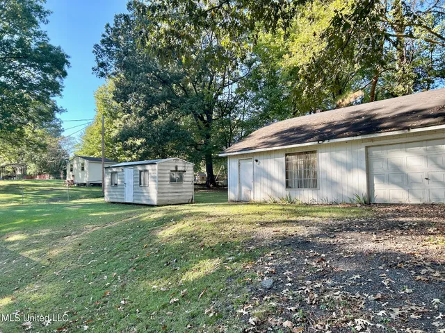 $152,900 | 5562 Caroline Drive, Horn Lake, MS 38637