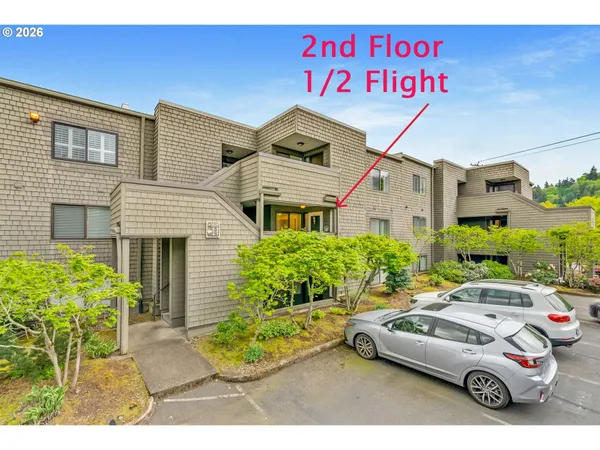 $447,950 | 5624 South Riverside Lane, Unit 8, Portland, OR 97239