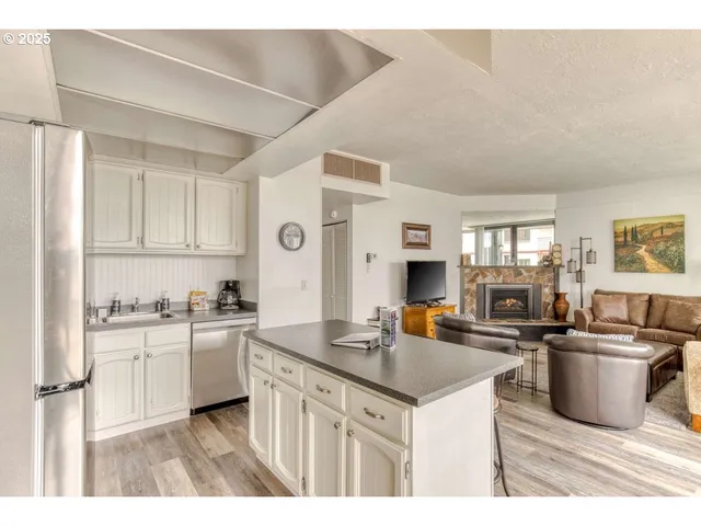 $375,000 | 475 South Promenade, Unit 112, Seaside, OR 97138