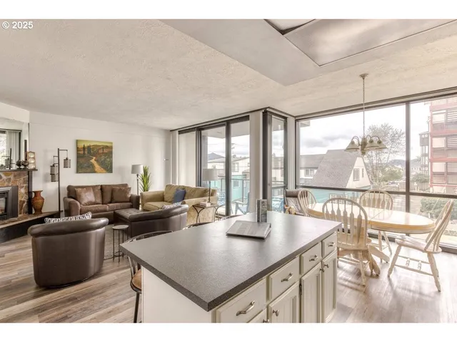 $375,000 | 475 South Promenade, Unit 112, Seaside, OR 97138