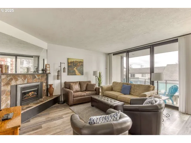 $375,000 | 475 South Promenade, Unit 112, Seaside, OR 97138