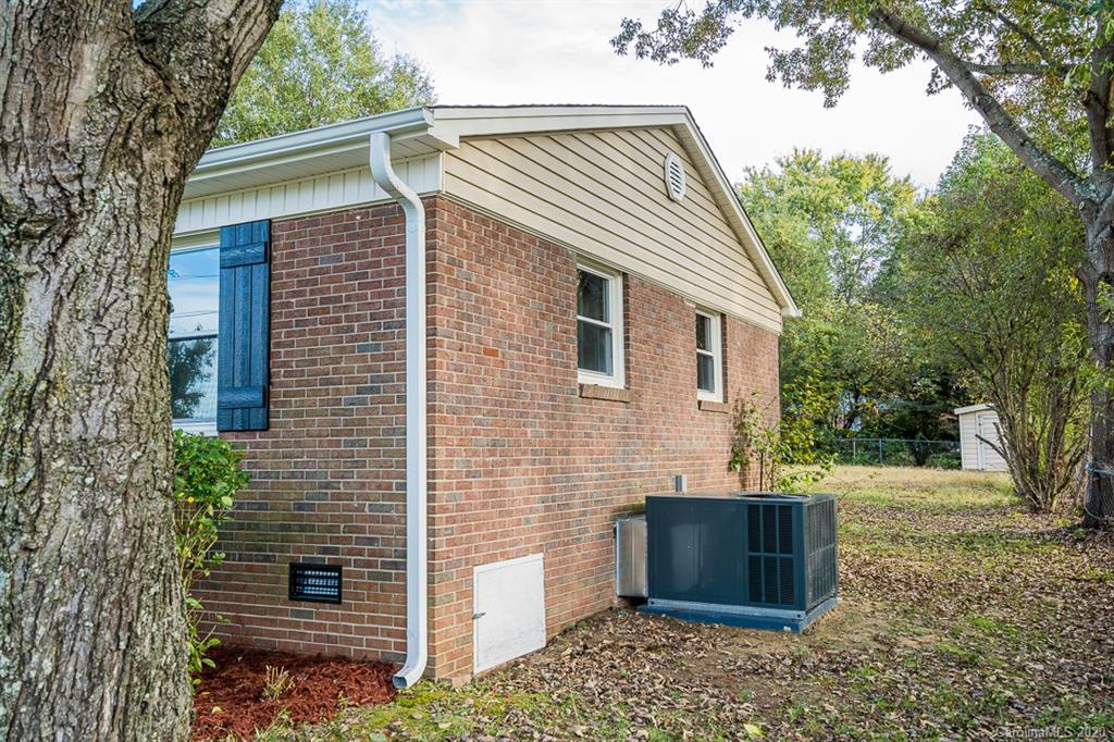 311 Robinson-Clemmer Road Dallas, NC 28034 - Photo 23 of 39 Gallery Image 23
