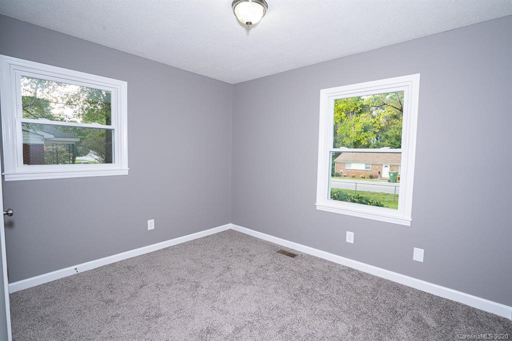 311 Robinson-Clemmer Road Dallas, NC 28034 - Photo 8 of 39 Gallery Image 8