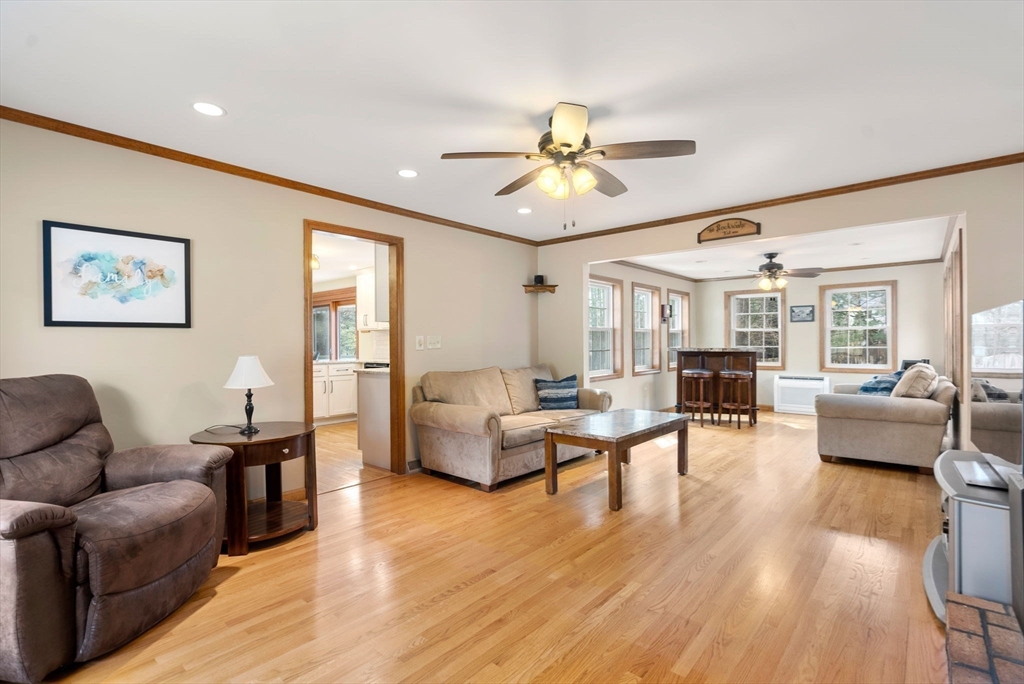 5 Blueberry Ridge Westfield, MA 01085 - Photo 5 of 34 a living room with furniture