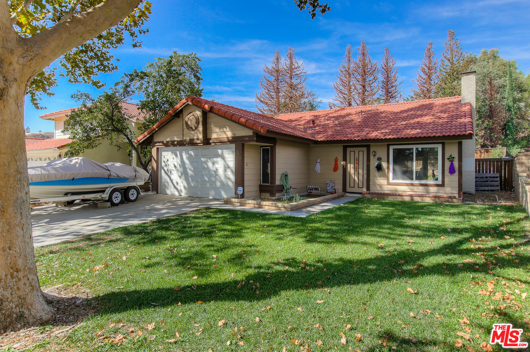 27875 Wakefield Road Castaic, CA 91384 - Photo 2 of 18 Gallery Image 2