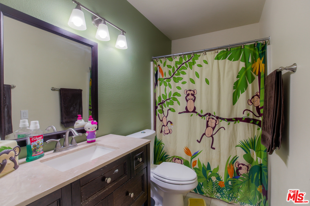 27875 Wakefield Road Castaic, CA 91384 - Photo 12 of 18 Gallery Image 12
