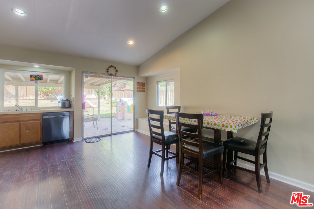 27875 Wakefield Road Castaic, CA 91384 - Photo 8 of 18 Gallery Image 8