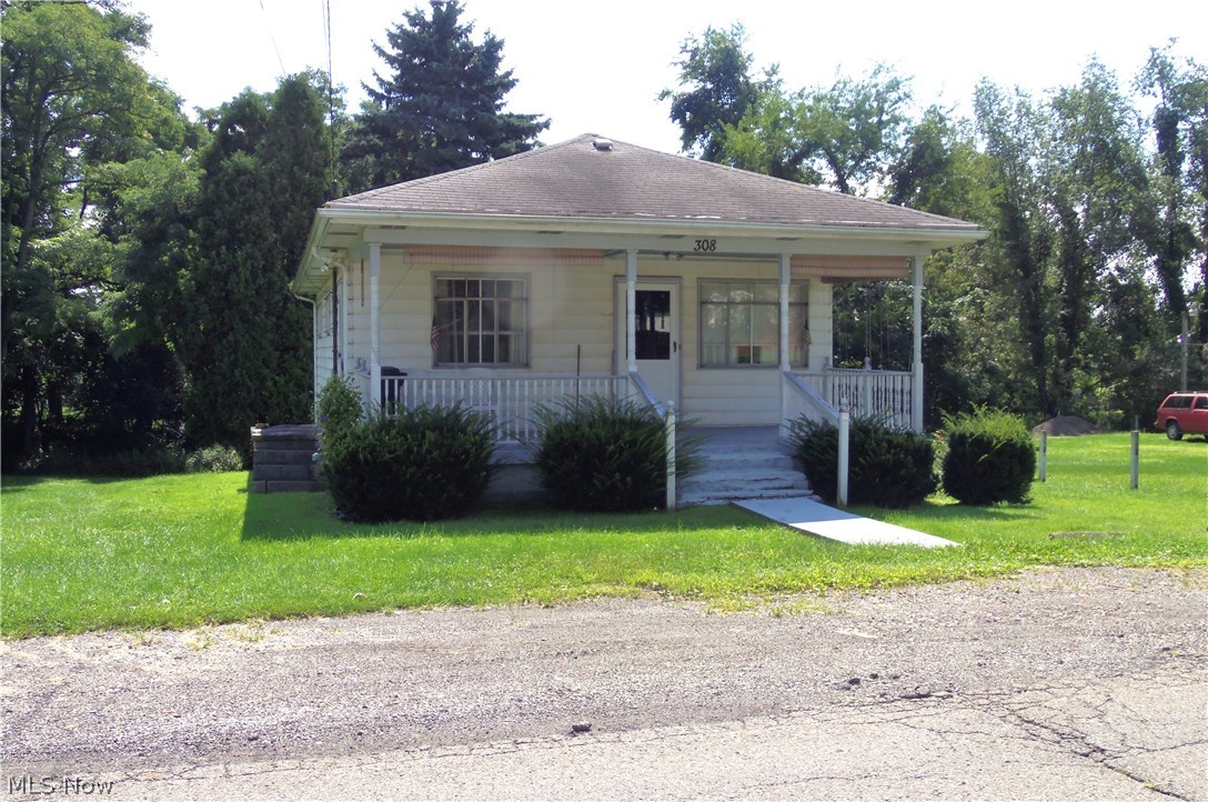 308 Lee Road Follansbee, WV 26037 - Photo 1 of 10