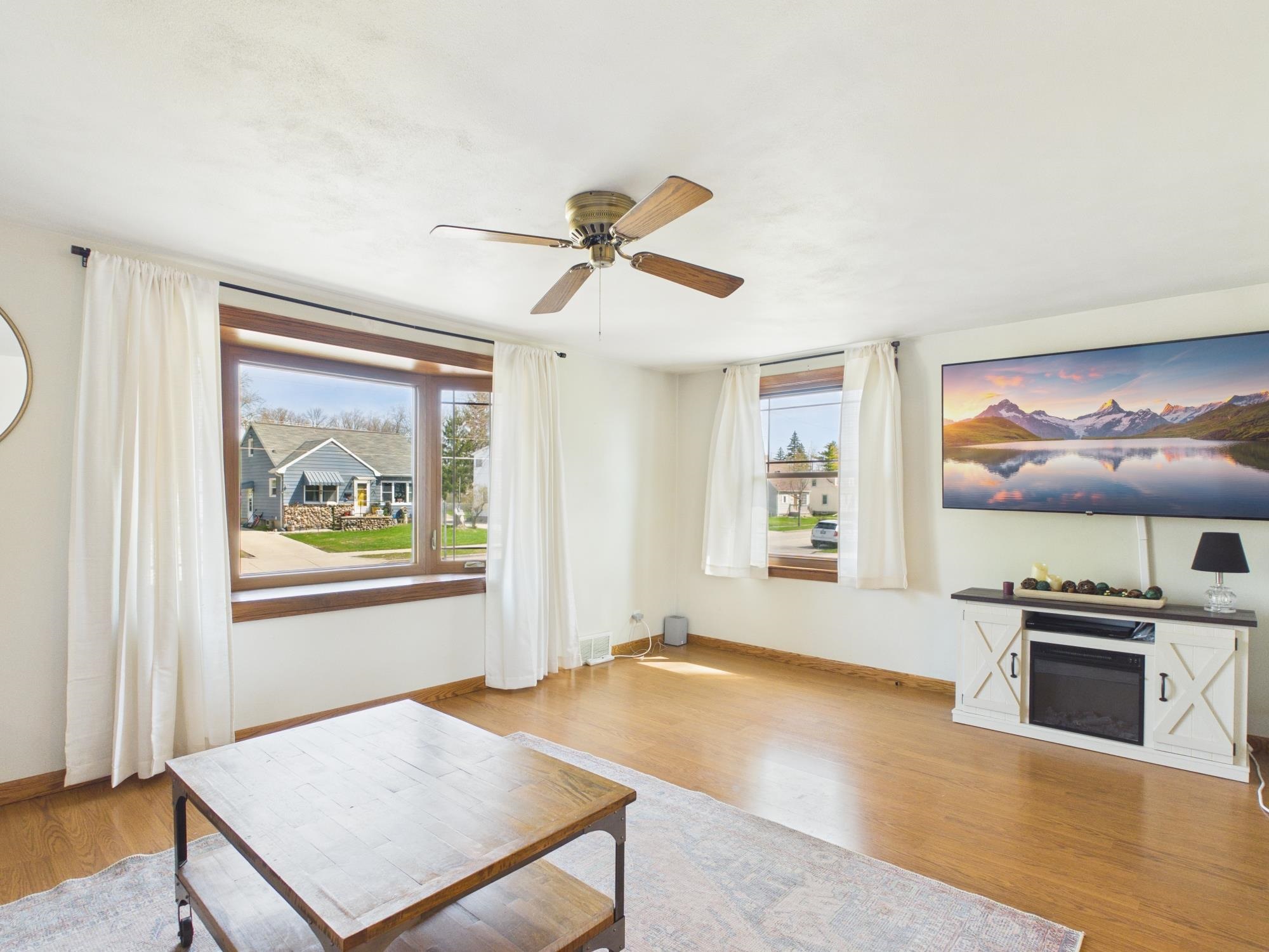 119 East Taft Avenue Appleton, WI 54915 - Photo 9 of 44