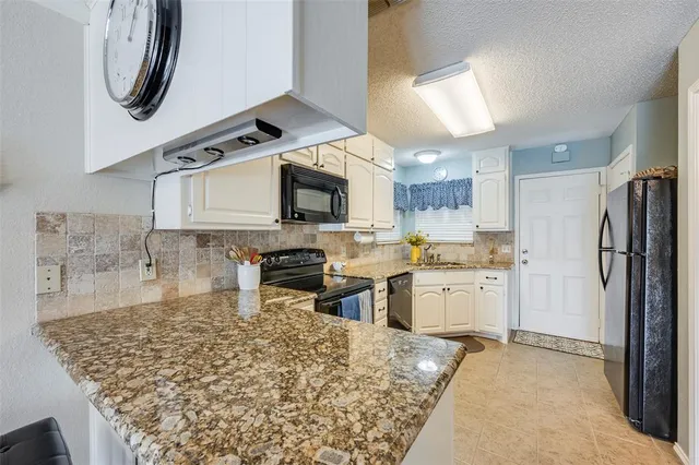 $348,900 | 5515 Club Cove Court, DeCordova, TX 76049