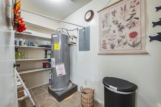 $348,900 | 5515 Club Cove Court, DeCordova, TX 76049