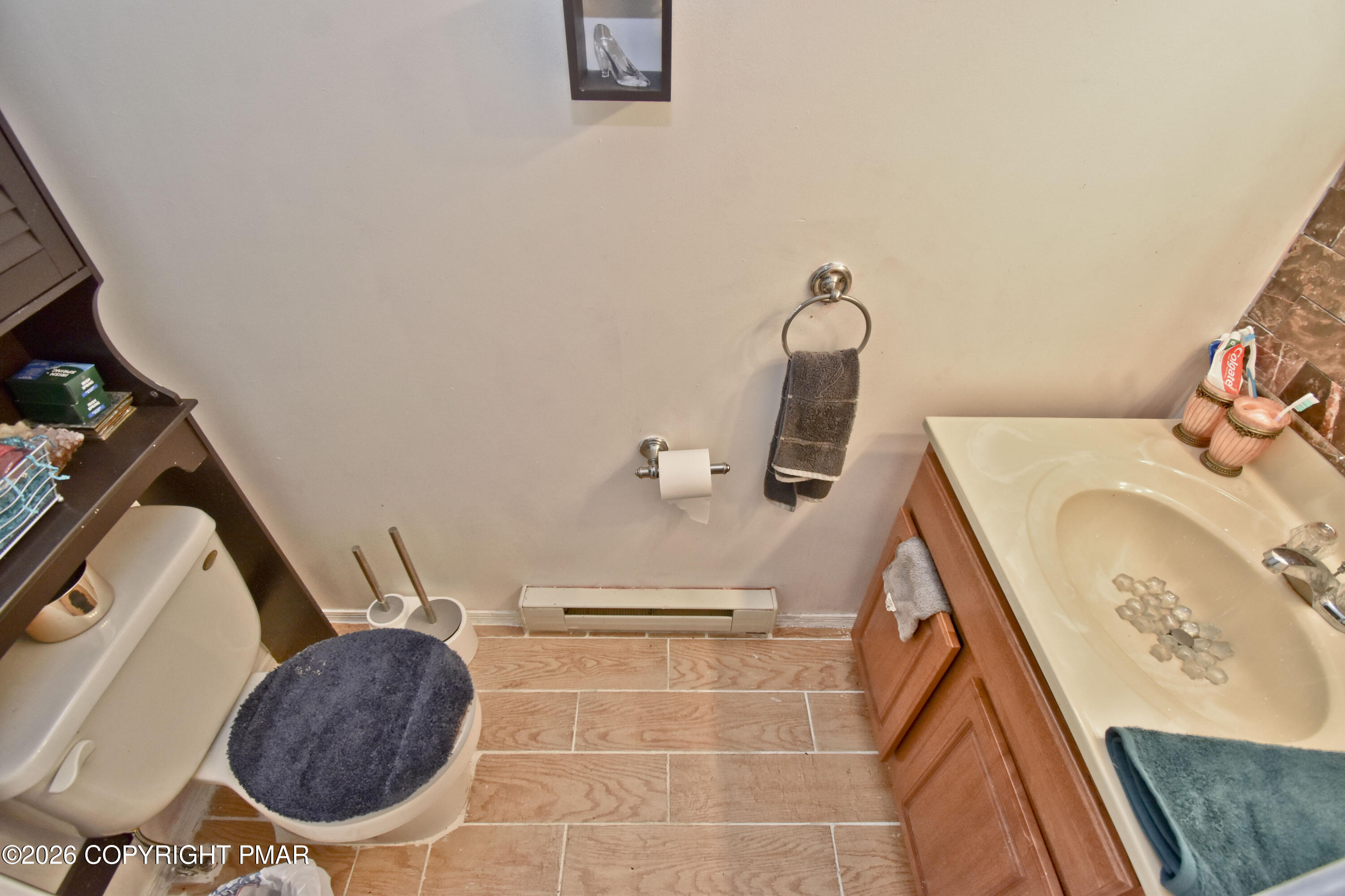 153 Totteridge Road Bushkill, PA 18324 - Photo 15 of 45 6 Half