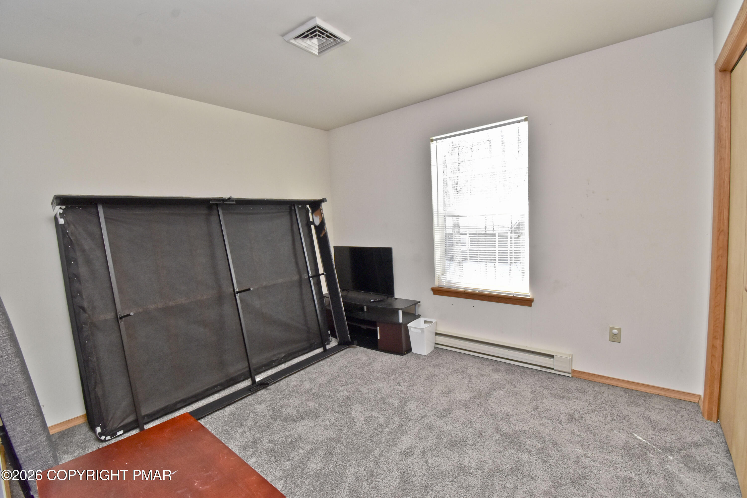 153 Totteridge Road Bushkill, PA 18324 - Photo 22 of 45 9 2nd Bed (1)