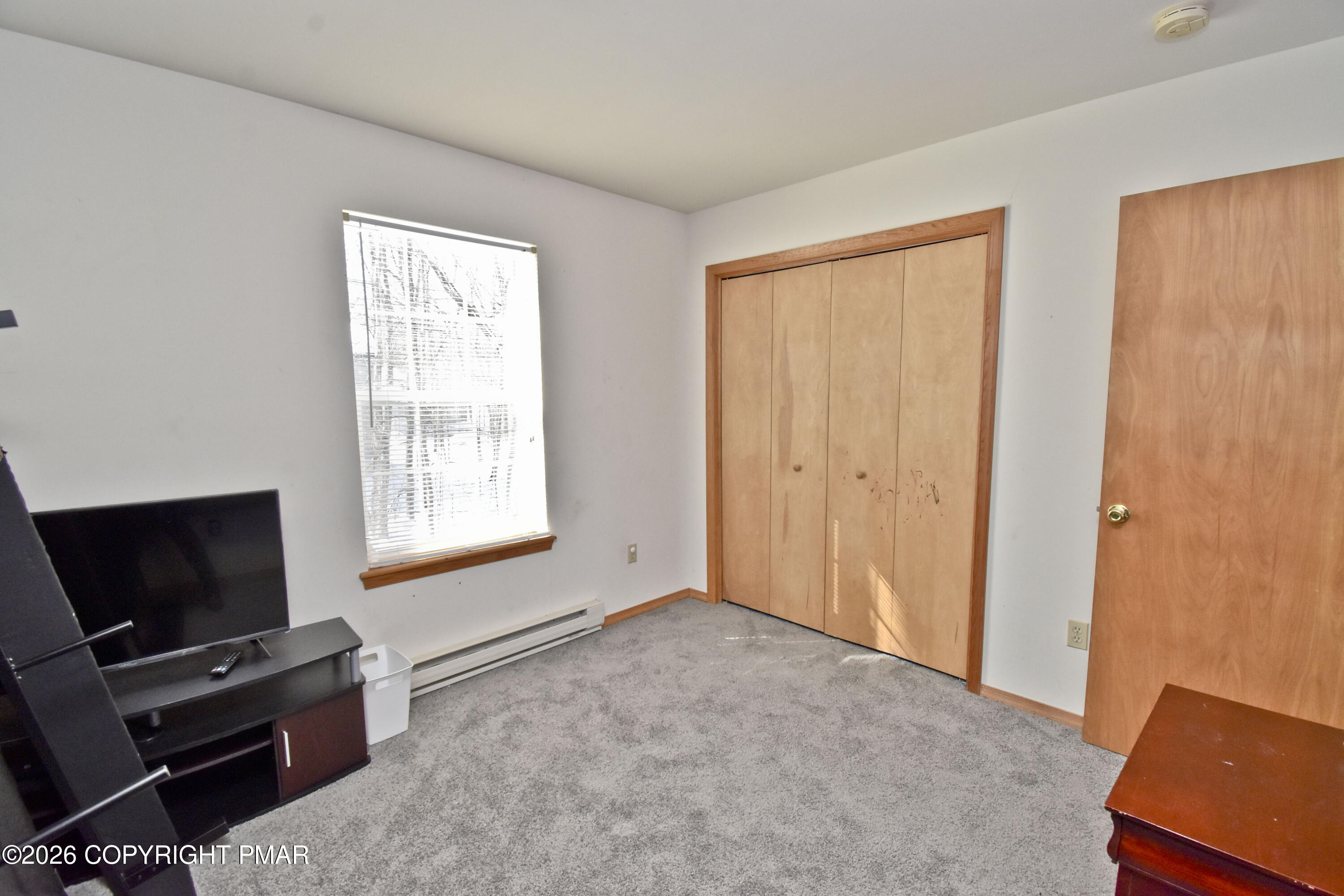 153 Totteridge Road Bushkill, PA 18324 - Photo 23 of 45 9 2nd Bed (2)