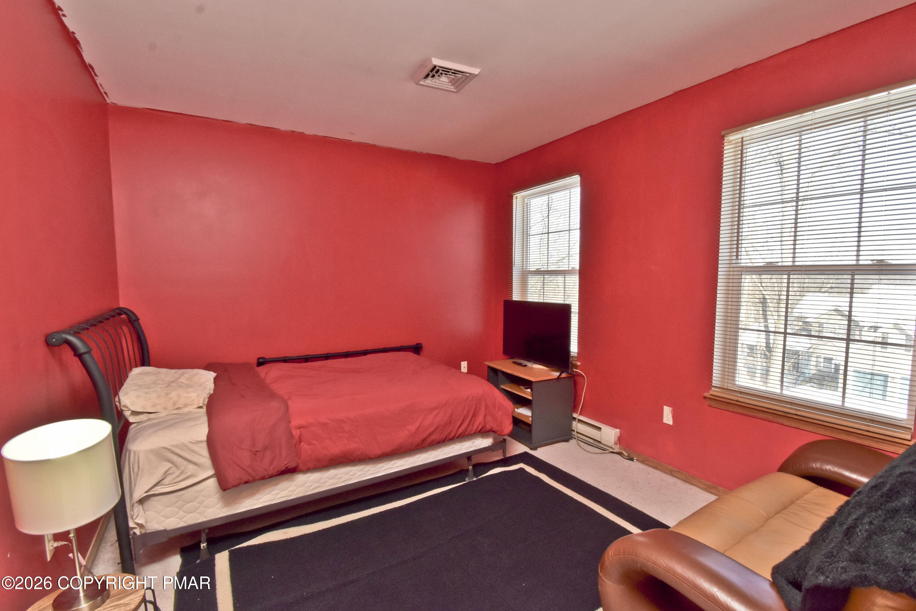 153 Totteridge Road Bushkill, PA 18324 - Photo 26 of 45 11 4th Bed (1)