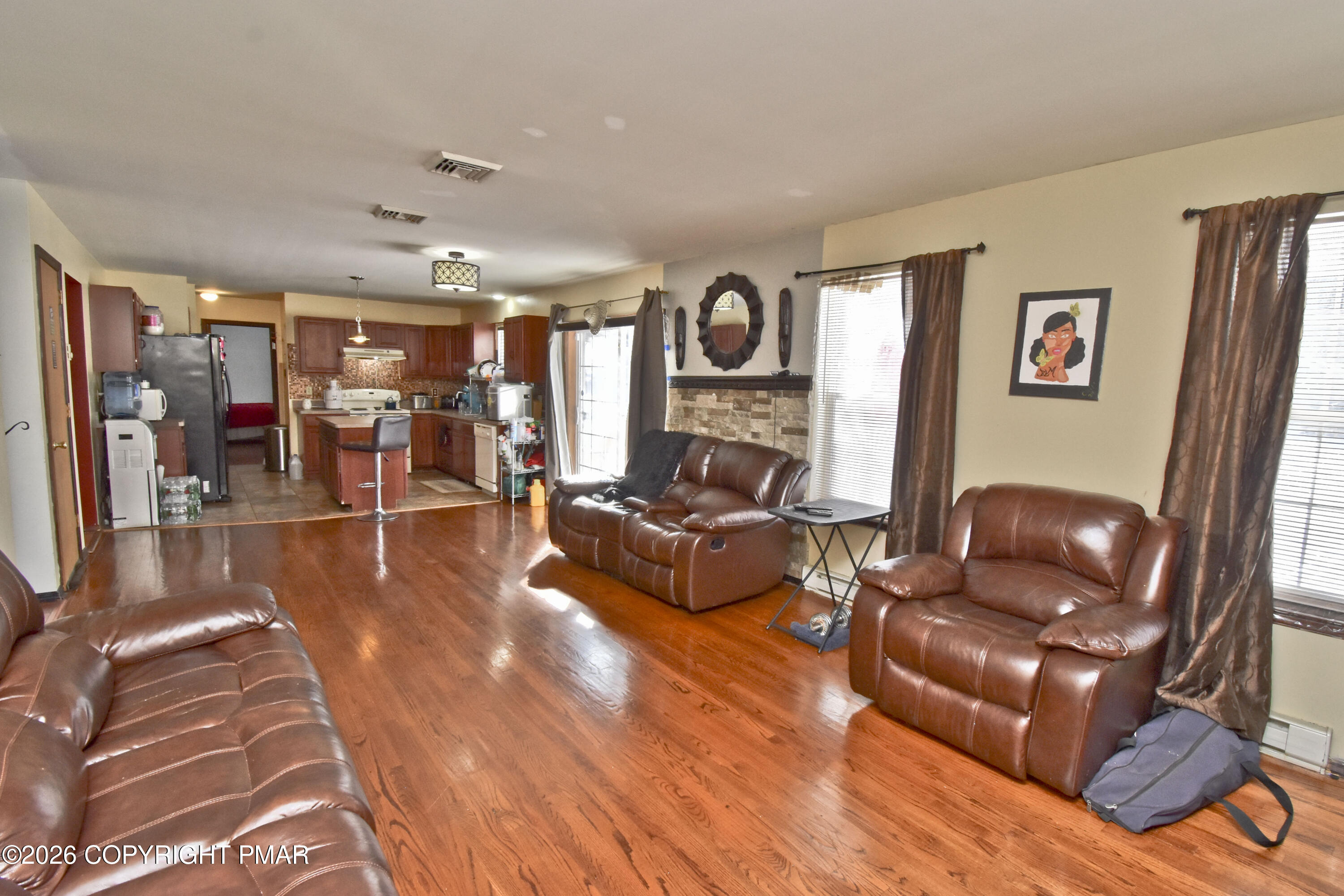 153 Totteridge Road Bushkill, PA 18324 - Photo 3 of 45 2 Family Room (2)