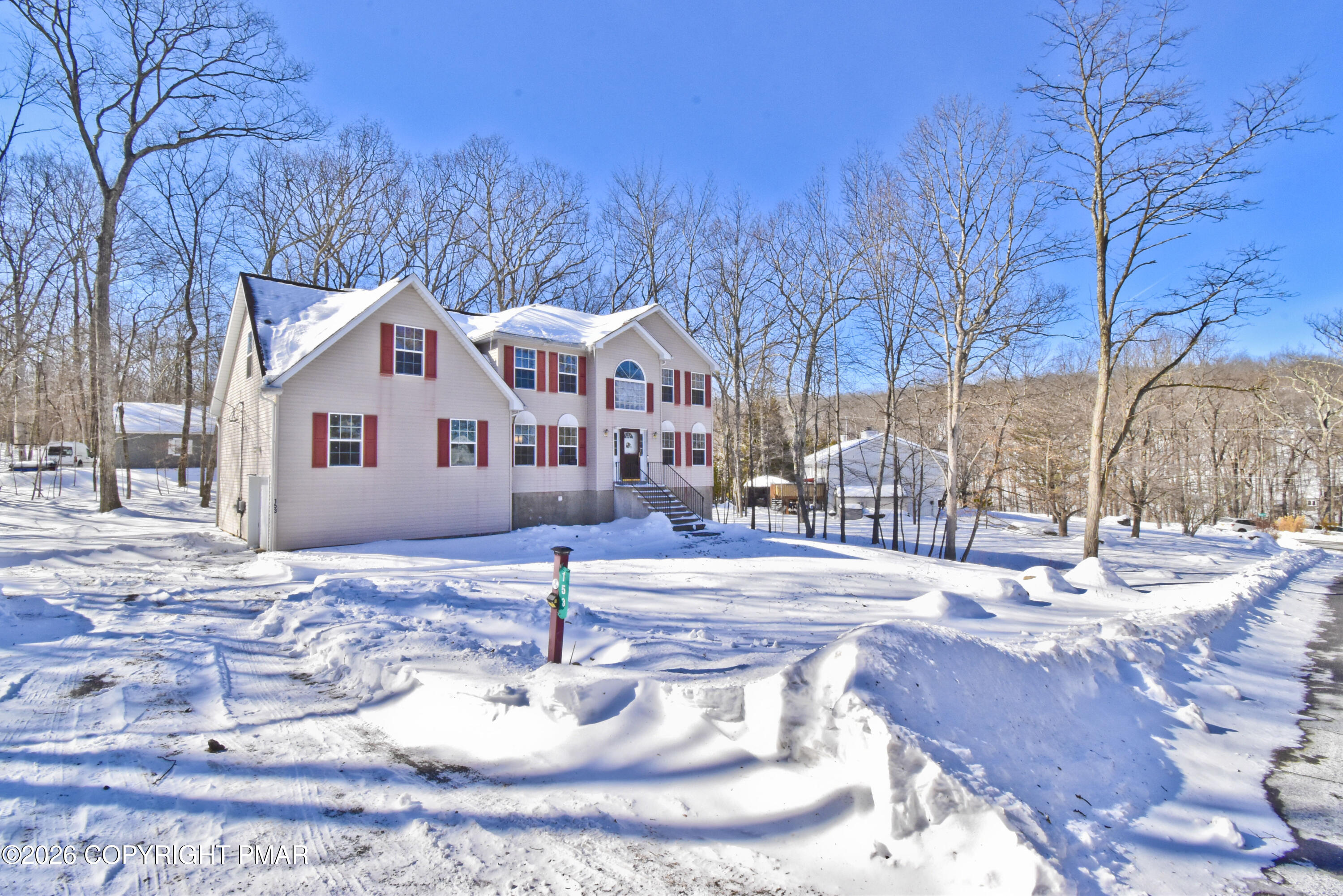 153 Totteridge Road Bushkill, PA 18324 - Photo 30 of 45 14 Exterior (1)
